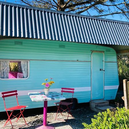 Retro Caravans At Valentia Island Escape Chapeltown Exterior foto