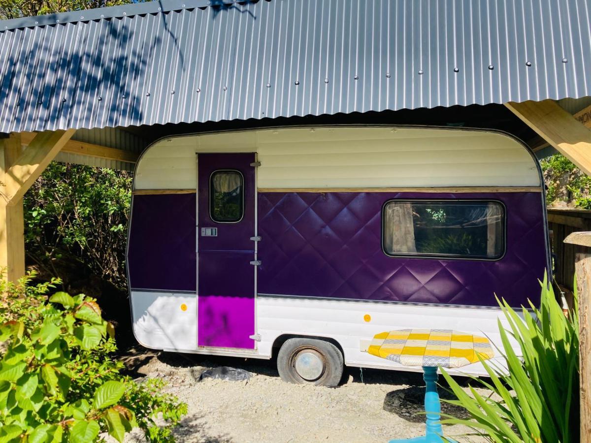 Retro Caravans At Valentia Island Escape Chapeltown Exterior foto