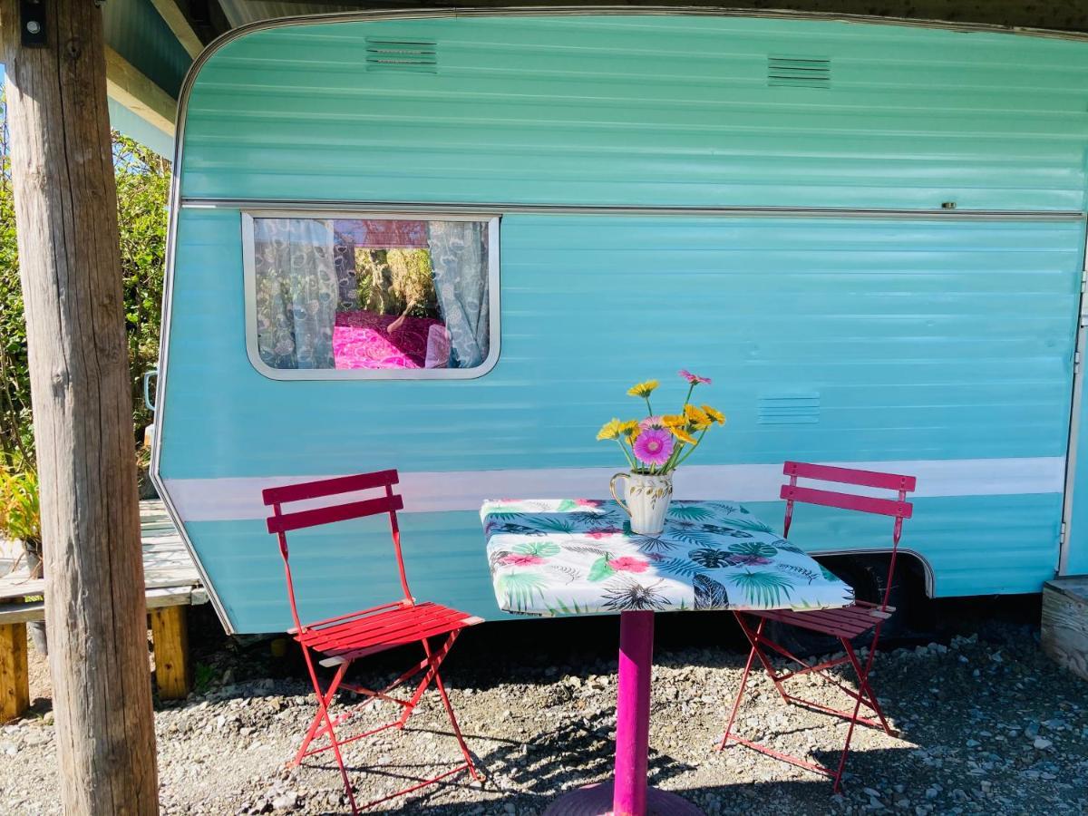 Retro Caravans At Valentia Island Escape Chapeltown Exterior foto