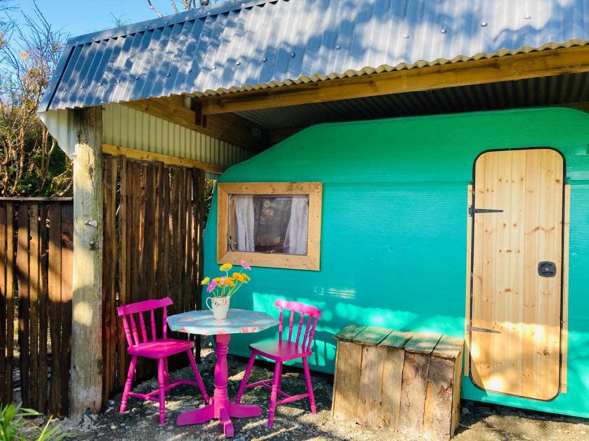 Retro Caravans At Valentia Island Escape Chapeltown Exterior foto