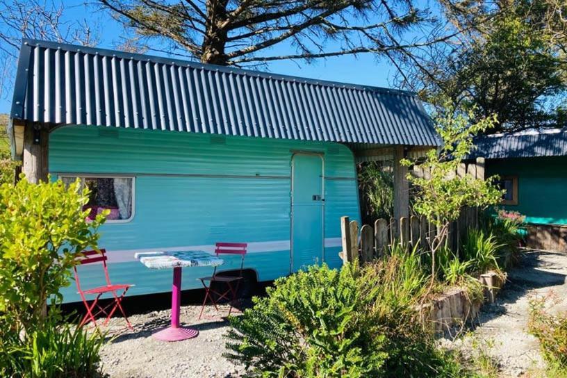 Retro Caravans At Valentia Island Escape Chapeltown Exterior foto